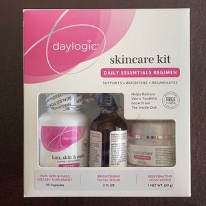 ⚜️Daylogic Skin Care Kit! NWT!